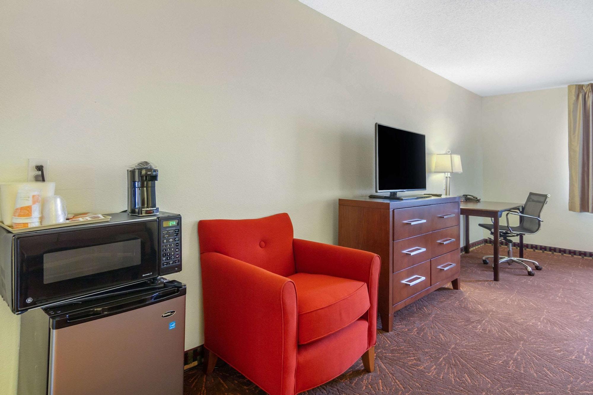 Quality Inn & Suites Lakewood - Denver Southwest Exterior foto