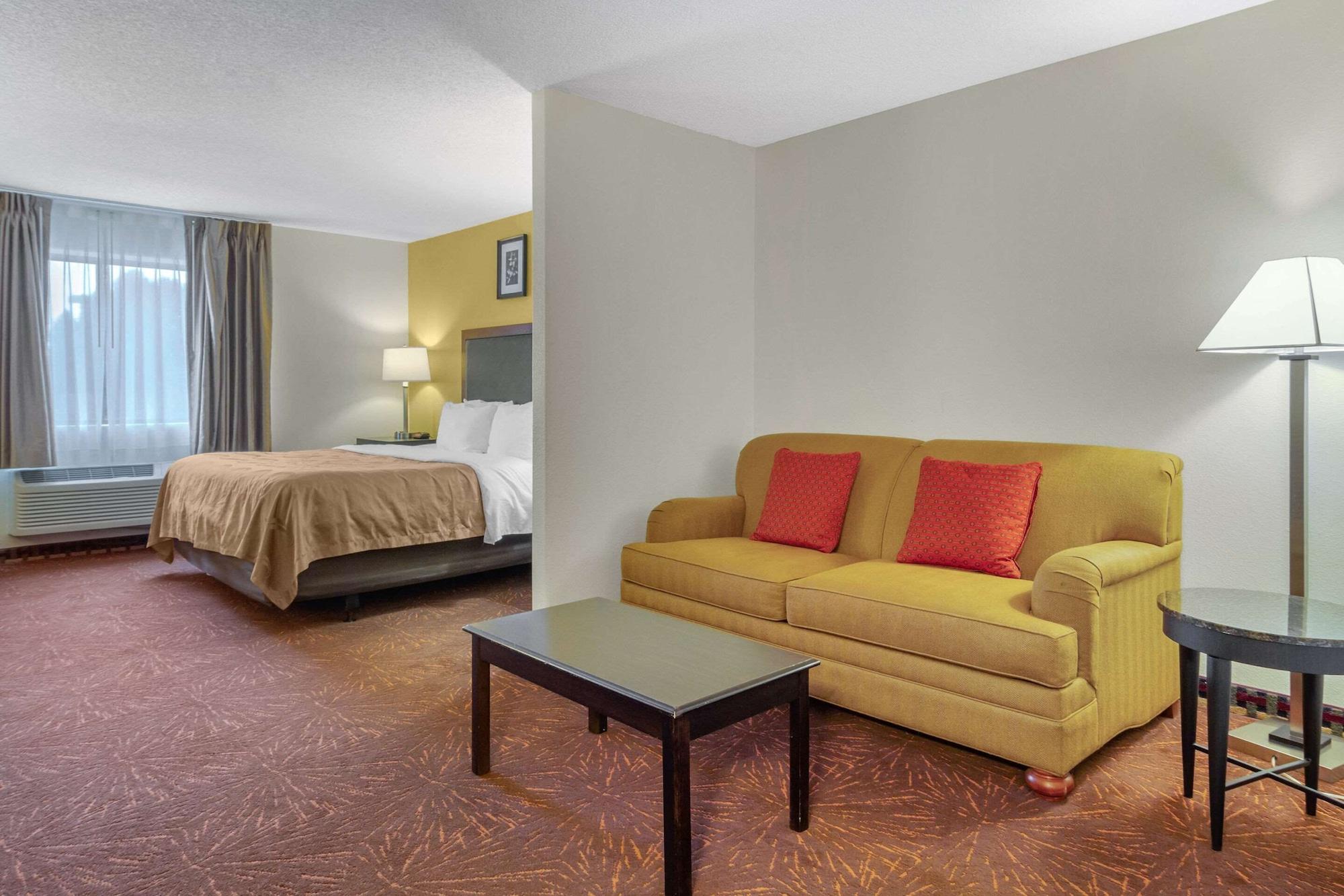 Quality Inn & Suites Lakewood - Denver Southwest Exterior foto