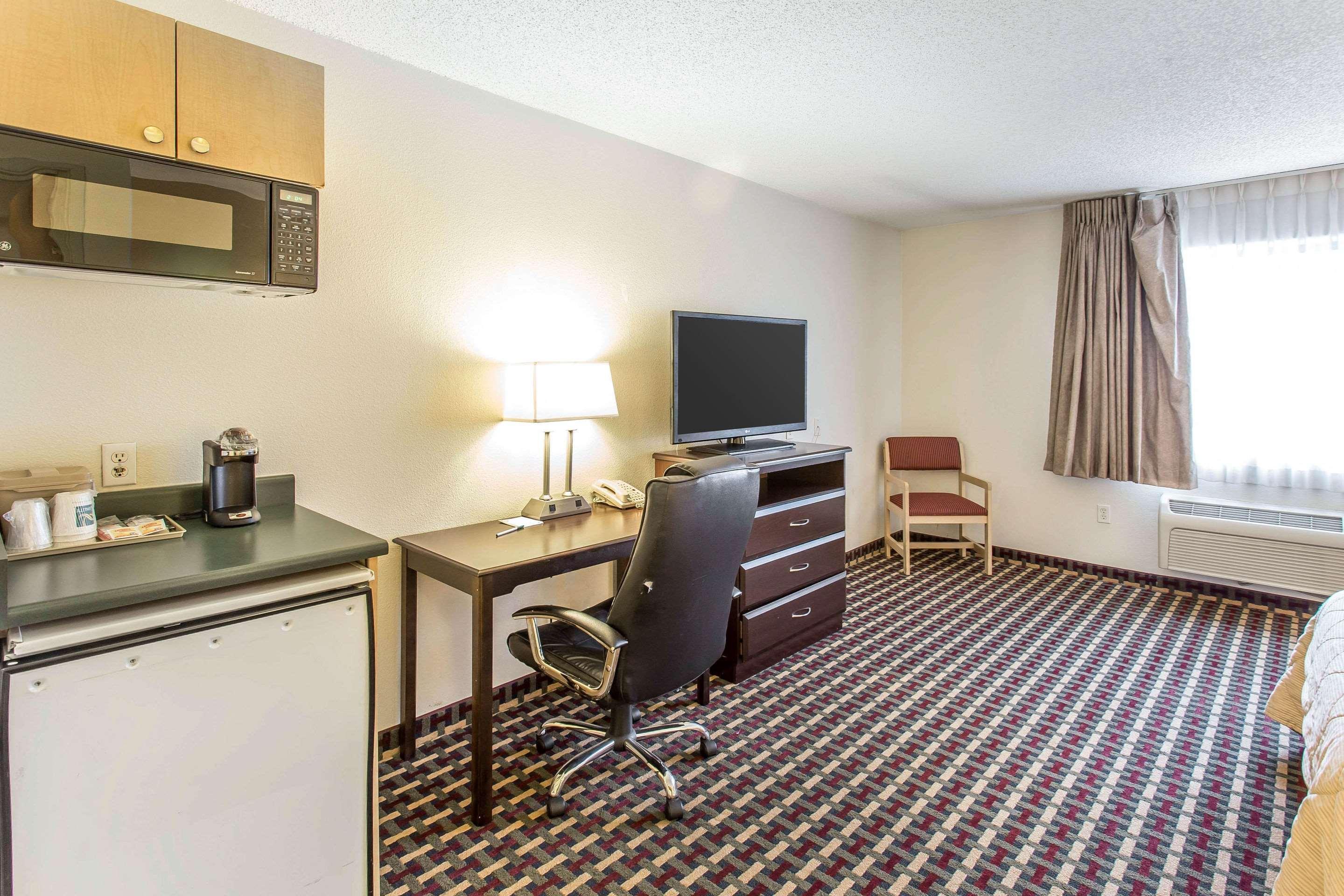 Quality Inn & Suites Lakewood - Denver Southwest Exterior foto