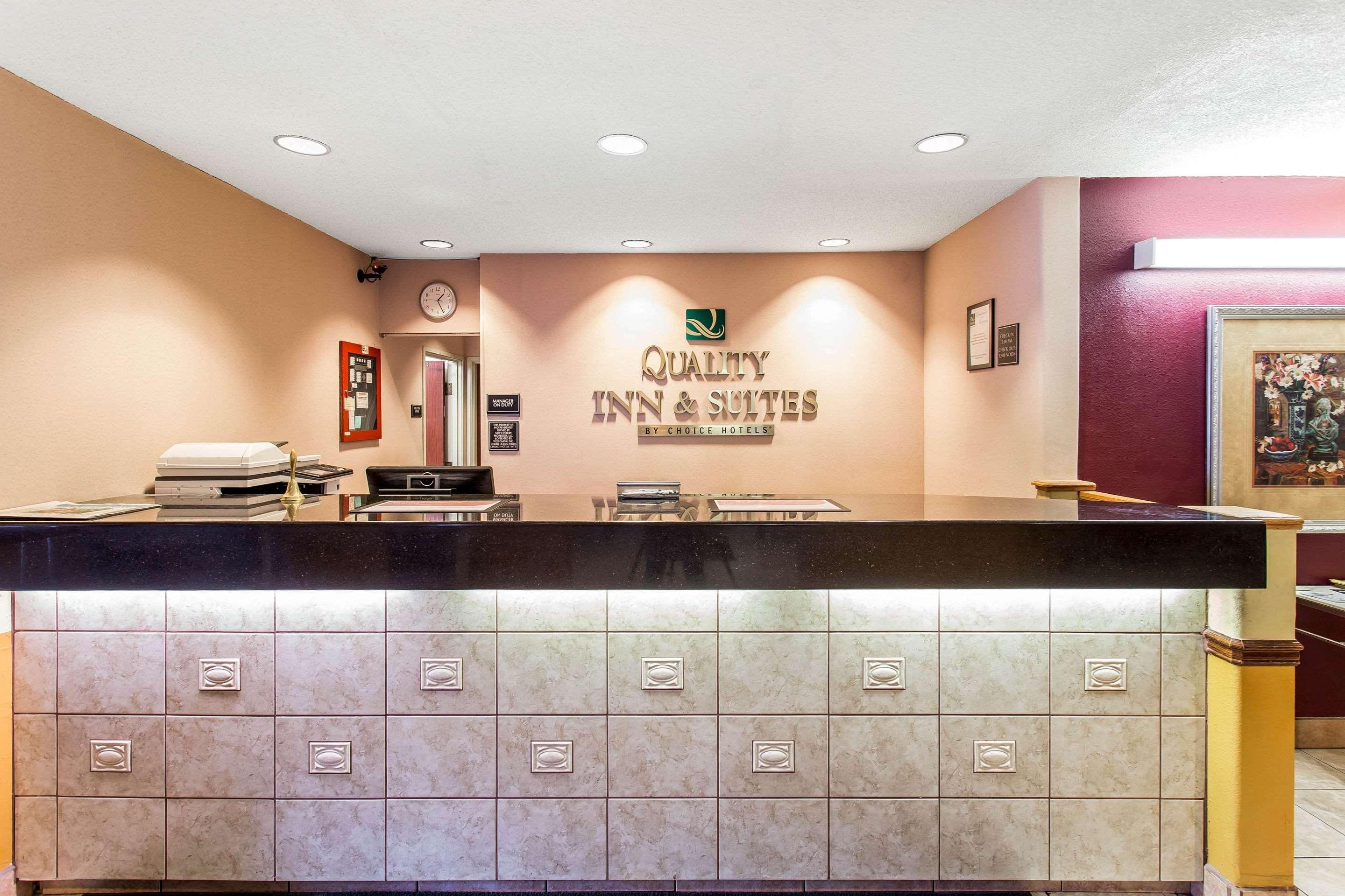 Quality Inn & Suites Lakewood - Denver Southwest Exterior foto