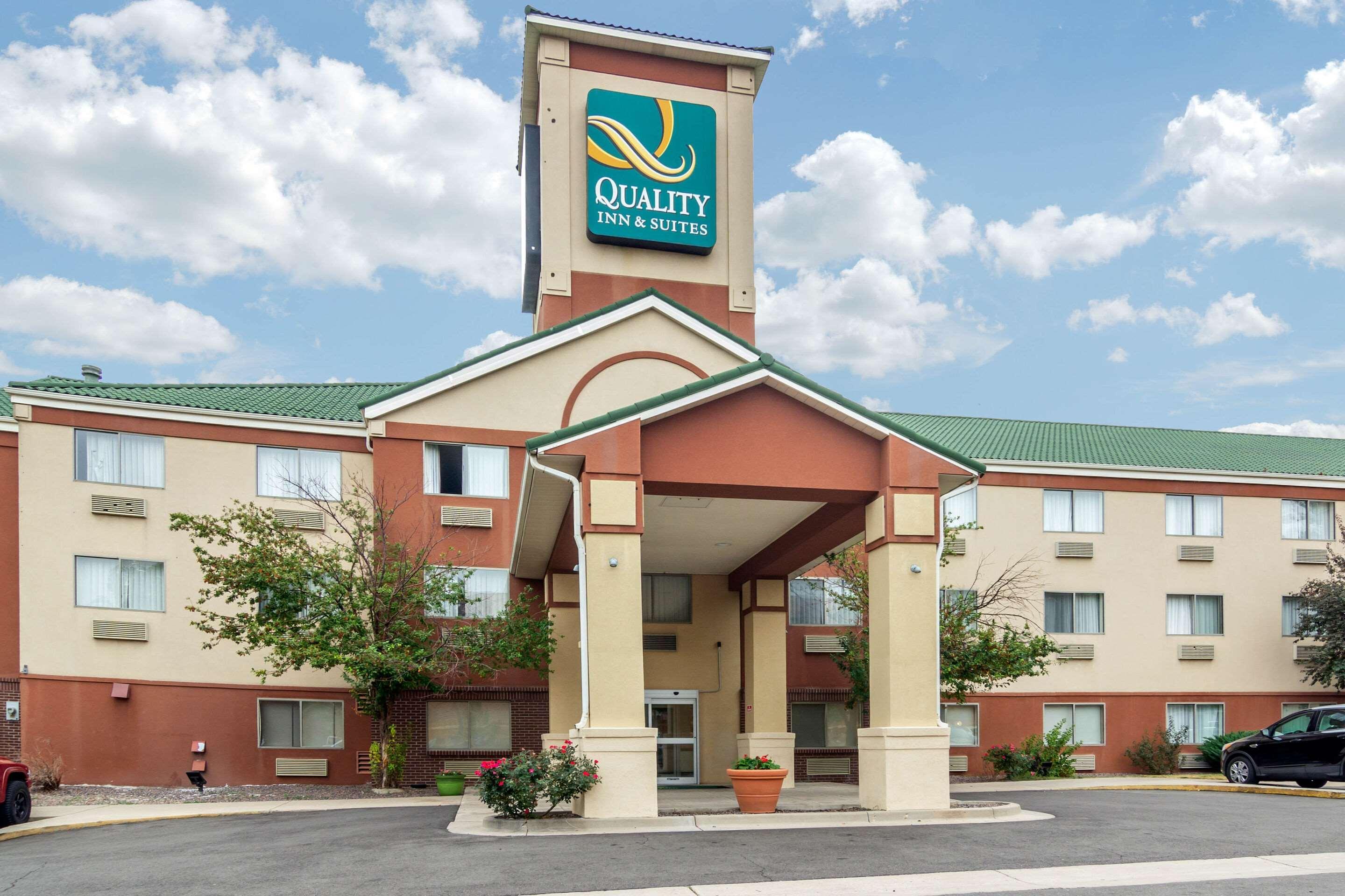 Quality Inn & Suites Lakewood - Denver Southwest Exterior foto