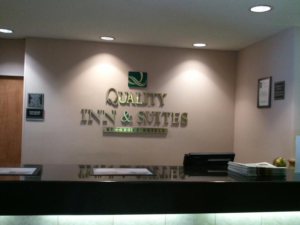 Quality Inn & Suites Lakewood - Denver Southwest Exterior foto